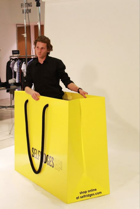 Big Shopping Bag, Shopping Bag Installation, Shopping Bag Photoshoot, Selfridges Bag, Fashion Activation, Brand Activation Ideas, Experiential Marketing Events, Event Booth Design, Marketing Activations