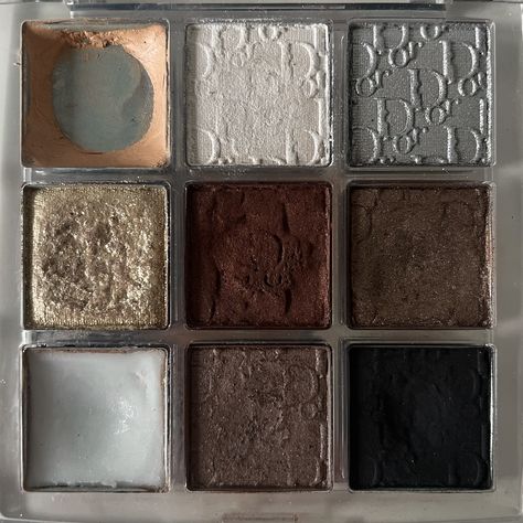 #dior #art Eye Pallete Aesthetic, Brown Eyeshadow Palette Aesthetic, Eyeshadow Pallets Aesthetic, Dior Palette, Dior Art, Pumpkin Apple, Eyeshadow Pallets, Makeup Items, Hazel Eyes