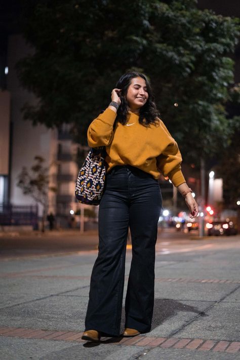 3 Ways To Wear Black Wide-Leg Jeans At Night Black Wide Leg Jeans Outfit Winter, Wide Legged Jeans Outfit, Wide Leg Black Jeans Outfit, Black Wide Leg Jeans Outfit, Wide Leg Jean Outfits, Black Jeans Outfit Winter, Styling Wide Leg Jeans, How To Style Wide Leg Jeans, Cropped Jacket Outfit