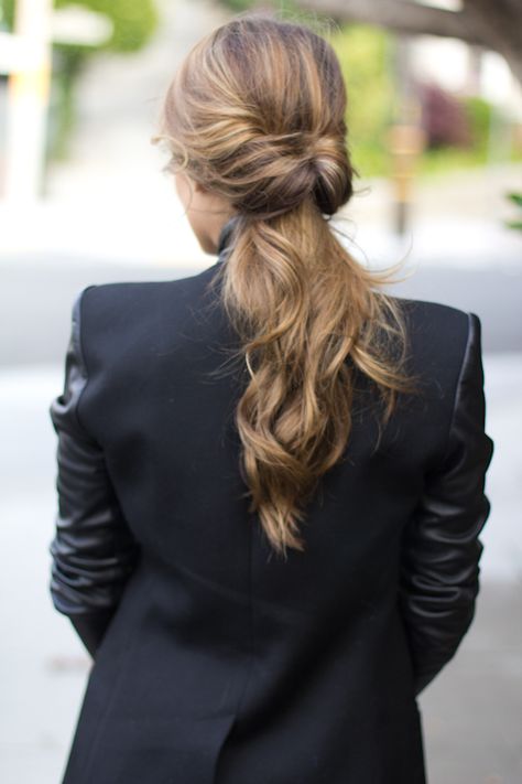 Gal Meets Glam: Twisted Ponytail Corporate Hairstyles, Hairstyles Female, Easy Work Hairstyles, Office Hairstyles, Twisted Hair, Twist Ponytail, Braided Ponytail Hairstyles, A Ponytail, Popular Haircuts