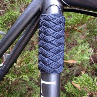 Turks Head Knot Instructions, Walking Stick Handle Wrap, Turkshead Knot Tutorials, Turks Head Knot Tutorial, Turks Knot, Turks Head Knot, Marlin Spike, Diy Jeep, Paracord Handle