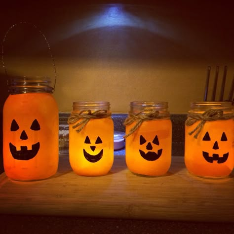 Halloween Mason Jar Crafts, Easy Face Painting Ideas, Mason Jar Halloween Crafts, Face Painting Ideas For Kids, Easy Face Painting, Painting Ideas For Kids, Halloween Jars, Face Painting Ideas, Halloween Mason Jars