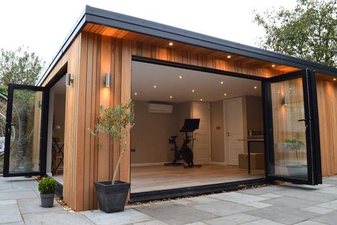 Garden Gym And Office, Studio In Garden, Garden Studio Bedroom, Adu Home Gym, Garden Room Addition, Garden Office And Gym, Shed Office With Bathroom, Detached Garage Gym Ideas, Garden Office Gym