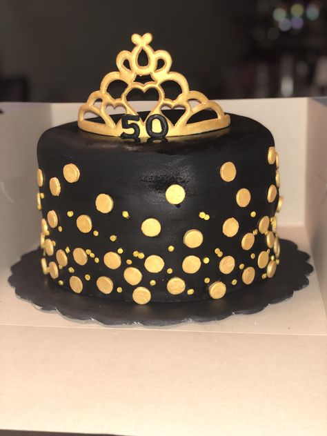 50th birthday cake, Black and gold cake, crown cake Queen Cake Design, Birthday Cake Black And Gold, Cake Black And Gold, Black And Gold Birthday Cake, Black Birthday Cake, Birthday Cake Black, Black And Gold Cake, Surprise 50th, Queen Cakes