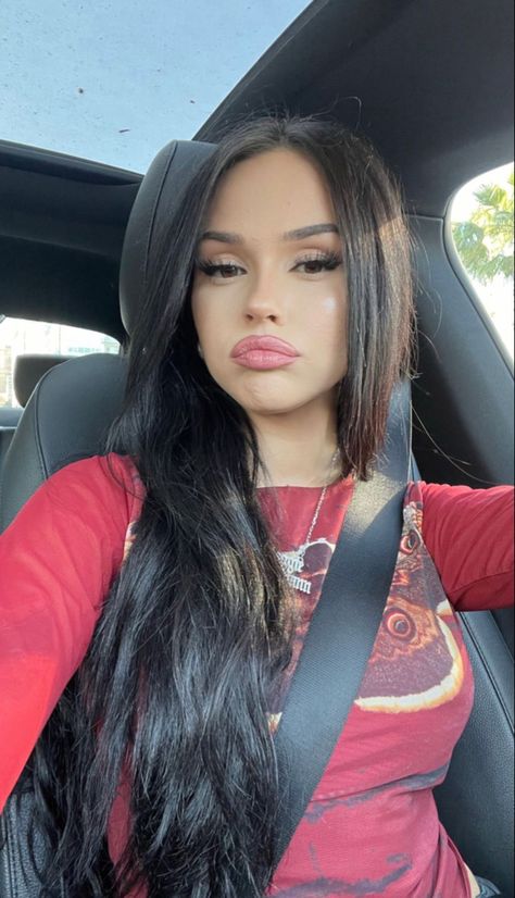 Maggie Lindemann Selfies, Maggie Lindemann, Foto Casual, Woman Crush, Pretty Makeup, Dark Hair, Makeup Routine, Outfit Inspirationen, Brown Hair