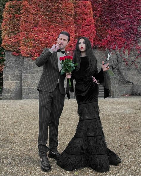 Gomez Addams Costume, Morticia Addams Costume, Costumes For Teenage Girl, Demon Queen, Musical Hair, Party City Costumes, Unique Couple Halloween Costumes, Halloween Parejas, Addams Family Costumes