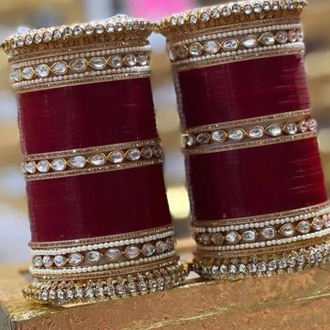 Wedding Chooda, Punjabi Choora, Bride Fashion Photography, Wedding Chura, Wedding Bangles, Bridal Jewelry Sets Brides, Drinks Smoothies, Wedding Jewelry Sets Bridal Jewellery, Bridal Jewellery Inspiration