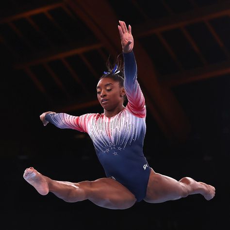 Simone Biles Instagram, Gymnastics Wallpaper, Gymnastics Photos, Gymnastics Team, Summer Olympic Games, Usa Gymnastics, Olympic Gymnastics, Sport Gymnastics, Artistic Gymnastics