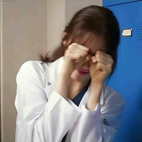 Lee Sung Kyung Doctors, Dr. Romantic 2, Romantic Doctor Teacher Kim, Dr. Romantic, Aesthetic Doctor, Medical Pictures, Nurse Aesthetic, Doctor Outfit, Lee Sung Kyung