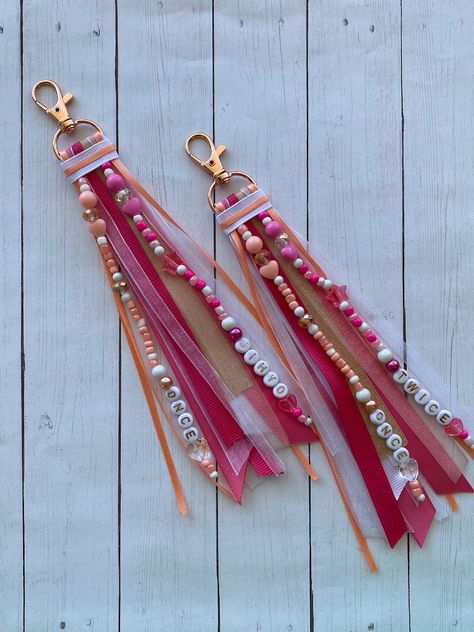 Twice KPOP Lightstick Tassel Once Accessory - Etsy Guard Booth, Diy Tassel Keychain, Purse Charms Diy, Paperclip Crafts, Kpop Lightstick, Tassel Crafts, Diy Wand, Bogg Bag, Diy Tassel