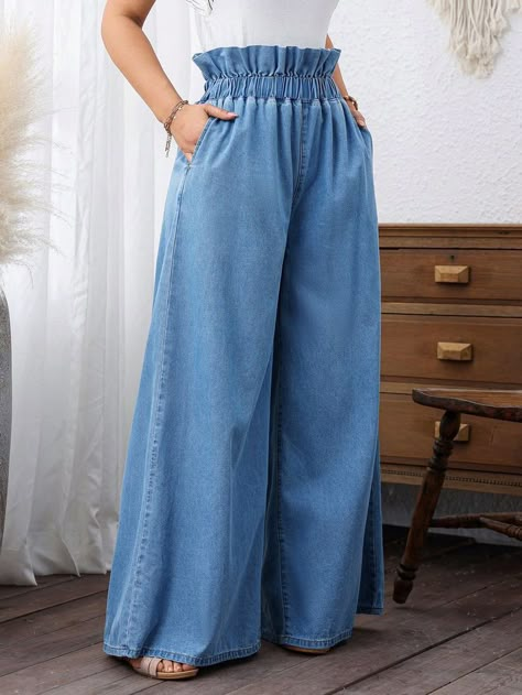 Denim Trousers Outfit, Inspirational Clothing, Trouser Outfit, Modern Tops, Daily Paper, Stylish Dress Book, Denim Design, Jumpsuit Fashion, Women Denim Jeans