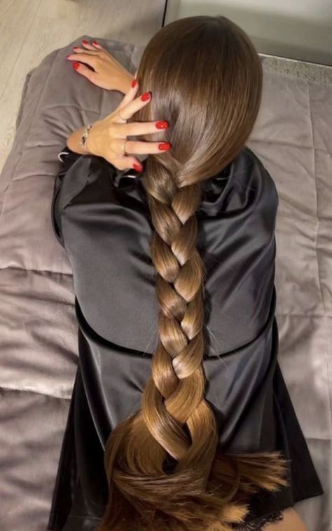 Modele Fitness, Long Shiny Hair, Long Indian Hair, Extremely Long Hair, Long Silky Hair, Long Healthy Hair, Long Hair Pictures, Really Long Hair, Lustrous Hair