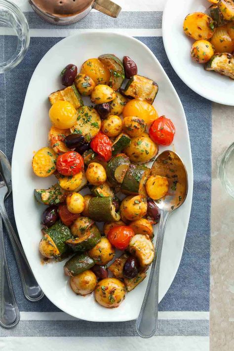 Mediterranean Roasted Vegetables, Roasted Grape Tomatoes, Roasted Mediterranean Vegetables, Easy Roasted Vegetables, Roasted Potatoes And Carrots, Roast Zucchini, Roasted Vegetable Recipes, Vegetable Side Dishes Recipes, Vegetarian Side Dishes