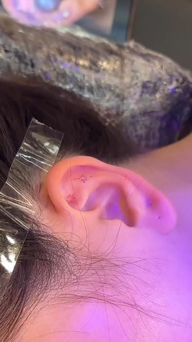 Black And White Rose Tattoo, White Rose Tattoo, Scaffold Piercing, Glow Tattoo, Face Tattoos For Women, Behind Ear Tattoos, Uv Tattoo, Ear Tattoo Ideas, Tattoo Techniques