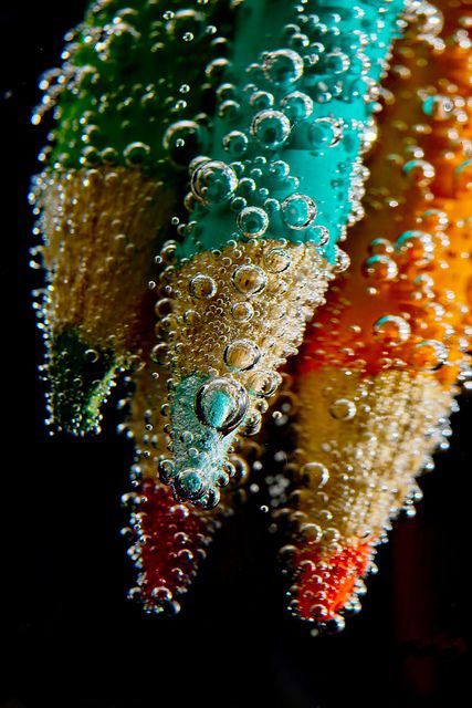 Pencils being plunged underwater | Steve McDermott (Doogle510), on Flickr. Such a cool macro action shot! Love the bubbles. Macro Fotografie, Macro Fotografia, Macro Photography Tips, Foto Macro, Photo Macro, Idee Cricut, Photography Quotes, Photography Jobs, Texture Photography