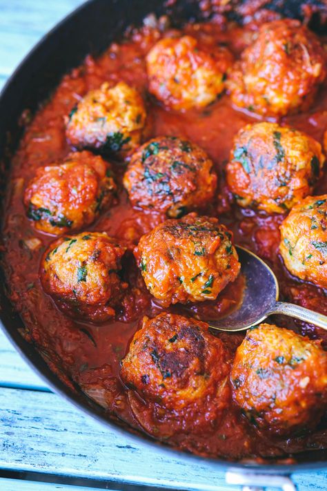 Salmon Meatballs Pasta, Seafood Meatballs, Salmon Meatballs Recipes, Fish Balls Recipe, Fishball Recipe, Salmon Meatballs, Dinner Menu Planning, Hearty Food, Seafood Dinners