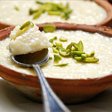 Fereni Starch Pudding Fereni Starch Pudding, Recipes Of Starch And Cereal Dishes, Cornstarch Pudding, Persian Desserts, Starch Foods, Potato Cutlets, Iftar Recipes, Creme Dessert, Banana Cake Recipe