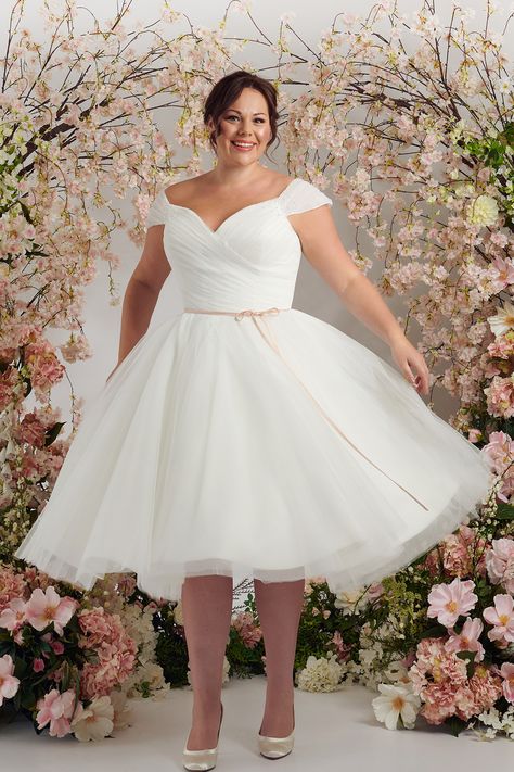 Unique Plus Size Wedding Dresses Tea Length, Plus Size Short Wedding Dresses Vintage, Plus Size Wedding Dresses Tea Length, Short Wedding Dress Elegant Vintage, Plus Size Elopement Dress Tea Length, Wide Neck Wedding Dress, Courthouse Wedding Dress Plus Size Short, Plus Size Tea Length Wedding Dress, Civil Wedding Dresses Plus Size