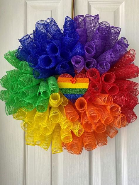 Tie Dye Wreath, Pride Wreaths, Rainbow Wreath Diy, Rainbow Wreaths, Seasonal Wreaths Diy, Pride Display, Pride Wreath, Pride Crafts, Rainbow Door