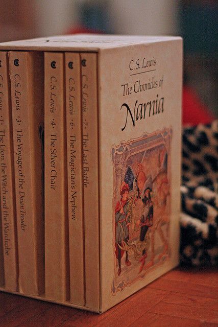 Most people I know grew up reading The Lord of The Rings, I grew up with The Chronicles of Narnia. Chronicles Of Narnia Books, The Magicians Nephew, The Chronicles Of Narnia, Terry Pratchett, Cs Lewis, Chronicles Of Narnia, Classic Books, I Love Books, Narnia