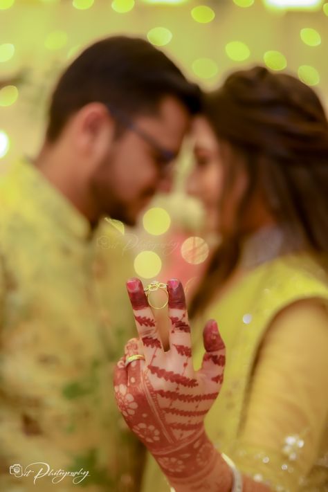 Ring Ceremony Photos, Engagement Ceremony Poses, Ring Ceremony Photography Bride, Ring Seremani Poses, Ingejment Couple Pic, Ring Ceremony Poses Indian, Ringceremony Pose, Ring Ceremony Bride Pose, Ring Ceremony Photography Engagement Photos