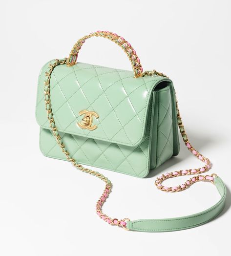 Tas Chanel, Luxury Aesthetics, Designer Things, Chanel Mini Flap Bag, Chanel Casual, Chanel Store, Middleton Style, 2023 Ss, Green Purse