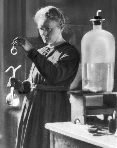 Marie Curie, the first woman to be awarded a Nobel Prize (twice!) | 31 Remarkable Women Who Changed The World Madam Curie, Maria Skłodowska Curie, Radium Girls, Margaret Sanger, Women Science, Fearless Women, Margaret Thatcher, Amelia Earhart, Underground Railroad