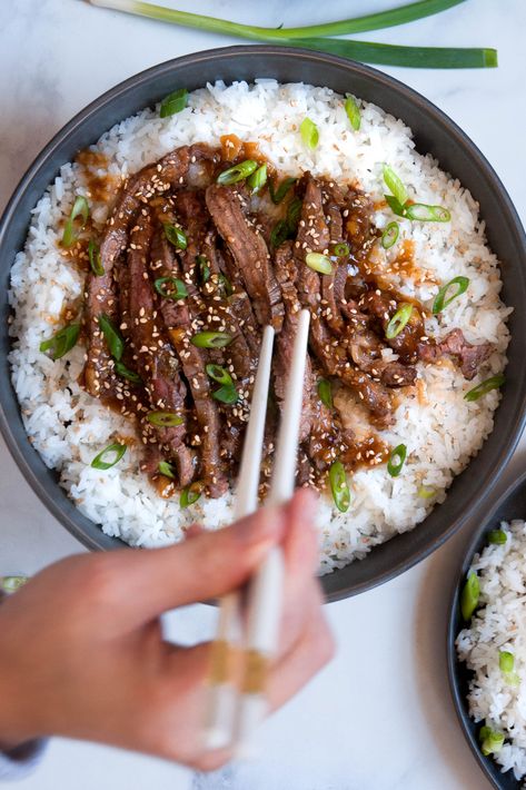 Asian Steak Rice Bowl, Healthy Steak And Rice Bowl, Flank Steak And Rice, Rice Bowls Steak, Rice Steak Bowls, Steak Rice Recipes, Steak And Rice Dinner Ideas, Steak And Rice Recipes Dinners, Rice And Steak Recipes