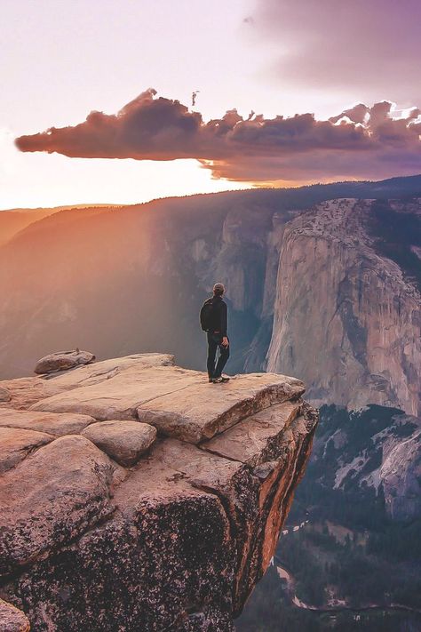 Yosemite, Glacier View. Have stood right in that spot looking down into Yosemite Valley...along with millions (?) of others. Good thing the rock is granite. Yosemite National Park, Pretty Places, On The Edge, The Edge, Wonders Of The World, The Great Outdoors, Trekking, Places To See, Places To Travel