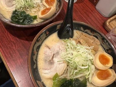 👀🤳 Japan Ramen Restaurant, Japan Aesthetic Food, Tokyo Japan Food, Japan Tokyo Aesthetic, Ramen In Japan, Tokyo Street Food, Ramen Aesthetic, Tokyo Ramen, Japan Ramen