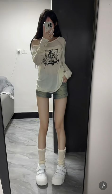 Tall Model Aesthetic, Gray Outfit Aesthetic, Slim Leg Aesthetic, Korean Girl Body, Pretty Bone, Acubi Club, Chinese Douyin, Korean Fashion Grunge, Girl Rockstar