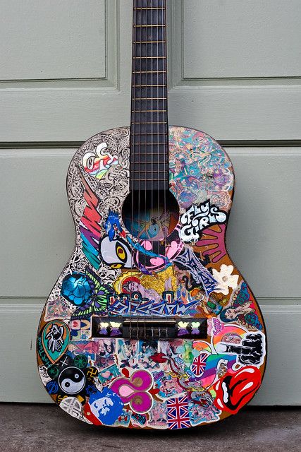 Guitar Stickers Ideas, Painted Ukulele, Custom Acoustic Guitars, Ukulele Design, Guitar Artwork, Ukulele Art, Instruments Art, Guitar Stickers, Guitar Photos