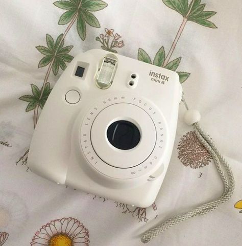 Instax Mini Ideas, ليلو وستي�تش, Instax Mini Camera, Instax Camera, Instax Mini 8, Cute Camera, Produk Apple, Polaroid Camera, Gadgets Technology Awesome