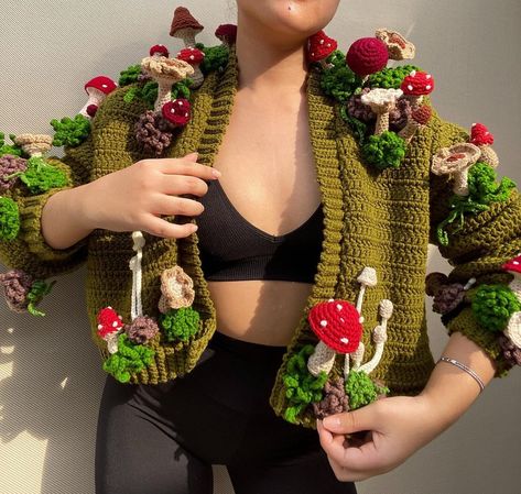 Crochet Moss Sweater, Magical Crochet Patterns, Crochet Knit Cardigan, Crochet Birthday Outfit Ideas, Crochet Flower Clothes, Mushroom Crochet Projects, Gamer Crochet Ideas, Crochet Mushroom Ideas, Crochet Fairy Costume