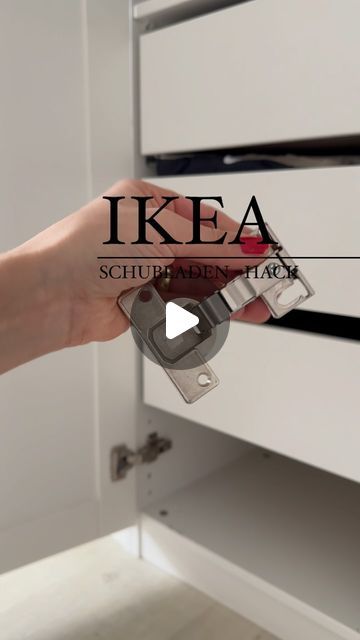 Canan on Instagram: "IKEA PAX SCHUBLADEN - HACK Alte Scharniere weg machen. Die neue Scharniere dran machen. Dann müsst ihr die passenden Löcher vorbohren & die Schraube schrauben. Fertig ✔️ die Schublade kann eingebaut werden 😃 Link von den Scharnieren findet ihr gleich in der Story. #ikeapax #paxschrank #ikeahack #ikeahacks #ikea #ikeahome #organization #getorganized #homeorganization #organize #organizingtips #decluttering" Organisation, Ikea Pax Drawer Hack, Ikea Pax Organization, Pax Organisation, Pax Hacks Ikea, Pax Ikea Hack, Ikea Diy Hack, Pax Hack, Cabinet Hack