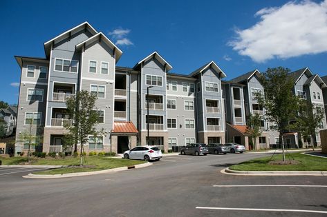 312-unit Asheville apartment complex sells to California company for $56.6 million Small Apartment Complex Exterior, Apartment Complex Aesthetic, Apartment Complex Exterior, Small Apartment Complex, California Apartment, Apartment Vibes, Cute Apartment, Sims 4 House Design, Dr House