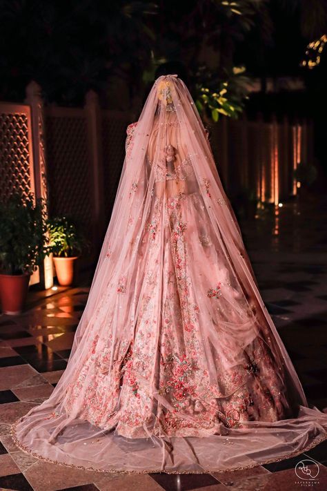 Pink Lehenga Bride And Groom, Pink Wedding Dress Indian, Pink Desi Wedding, Pink Indian Wedding Dress, Pink Wedding Lehenga, Wedding Lehngas, Pink Indian Wedding, Ethnic Aesthetic, Indian Wedding Aesthetic