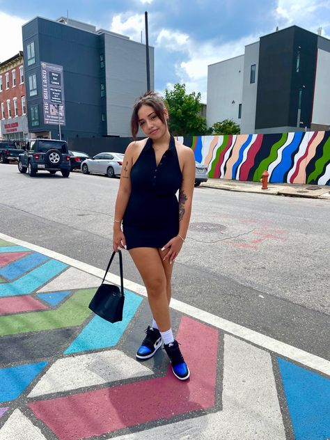 Romper Outfit Black Women With Sneakers, Jordan 13 Outfit, Dress With Jordans, Outfit With Jordans, Romper Outfit Black, Black Romper Outfit, Outfit Inspo Girly, Girly Sneakers, Jordan 4 Outfit