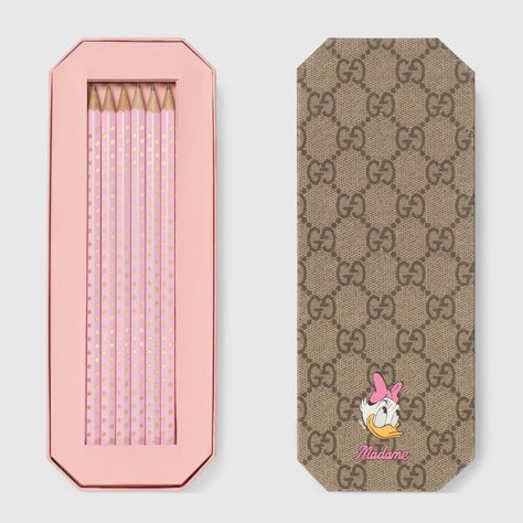 Shop the Disney x Gucci Daisy Duck pencil set at GUCCI.COM. Enjoy Free Shipping and Complimentary Gift Wrapping. Mini Arcade Machine, Mini Arcade, Art Studio Organization, Paper Case, Cool School Supplies, French Word, Luxury Stationery, Small Notebook, Daisy Duck