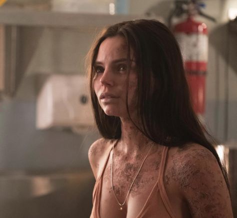 Freeform’s ‘Siren’ About Killer Mermaids Looks Scary Good Siren Show, Sirens Tv, Eline Powell, Professional Mermaid, Famous In Love, Siren Mermaid, Life Under The Sea, Mermaid Pictures, Romantic Comedy Movies