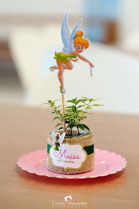 Fairy Centerpieces, Tinkerbell Birthday Cakes, Tinkerbell Party Theme, Fairy Games, Tinkerbell Birthday, Tinkerbell Fairy, Fairy Garden Birthday Party, Tinkerbell Party, Tinkerbell Fairies