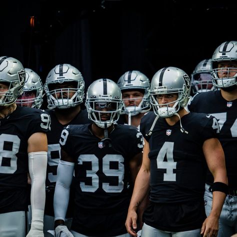 Oakland Raiders Wallpapers, Josh Jacobs, Raiders Cheerleaders, Raiders Wallpaper, Raiders Team, Nfl Raiders, Derek Carr, Sports Media, The Raiders