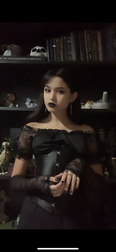 Innocent Goth Aesthetic, Victorian Romantic Goth, Romantigoth Outfits, Elegant Goth Aesthetic, Vampire Gothic Outfits, Victorian Goth Clothes, Feminine Goth Aesthetic, Dark Romantic Aesthetic Outfits, Victorian Gothic Aesthetic Outfit