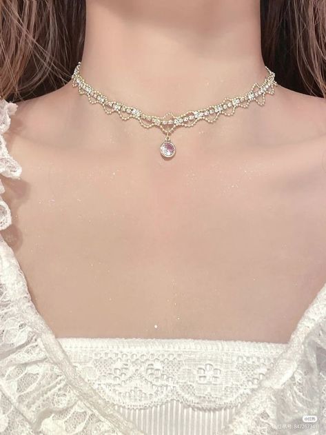 Kalung Liontin Aesthetic, Kalung Aesthetic, Neck Aesthetic, Kalung Choker, Simplistic Jewelry, Ethereal Jewelry, Aesthetic Jewellery, Jewellery Aesthetic, Pretty Jewelry Necklaces