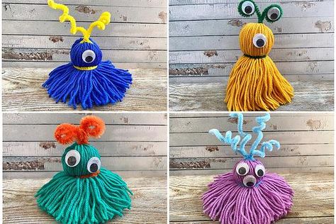 Yarn Monsters, Halloween Yarn, Friendly Monster, Halloween Craft Kits, Yarn Crafts For Kids, Monster Craft, Hallowen Ideas, Monster Crafts, Yarn Dolls