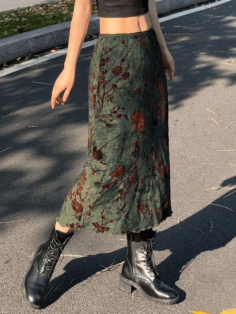 2023 Buy Mesh Lining Vintage Floral Midi Skirt under US$32 in Skirts Online Store. Free Shipping with US$69+. Check reviews and buy it today. Style: Casual/Street/Y2K/Sweet/Vintage/Vacation/Fairy Grunge Fabric Content: Polyester Blend Fit Type: Slim fit #y2k #retro #aesthetic #90s #90sfashion #fairy #grunge #grungefashion #vintage #vintagestyle #backtoschool #backtoschooloutfits #firstdayofschooloutfit #spring #summer #summerstyle #streetstyle #outfits #ootd #trendyoutfits #fashionista Midi Skirt Green, Y2k Inspired Outfit, Vintage Vacation, Cardigan Blazer, Street Y2k, Vacation Aesthetic, Bandeau Tops, Estilo Hippie, Kleidung Diy