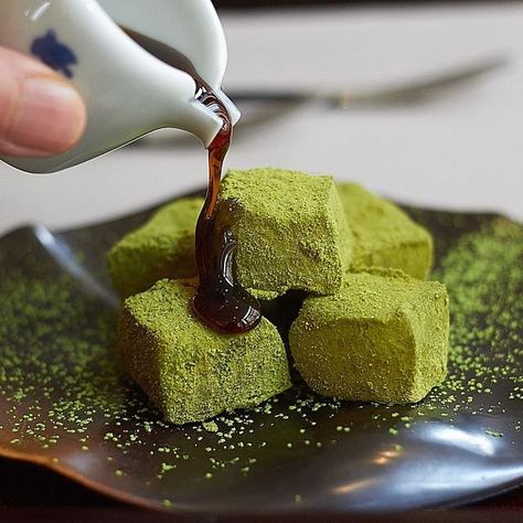 Japan Mochi, Warabi Mochi, Summertime Snacks, Matcha Dessert, Japanese Desserts, Japanese Dessert, Fried Food, Frozen Food, Fun Desserts