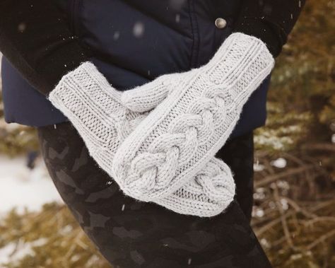 Knit Mittens Free Pattern, Knit Mittens Pattern, Mittens Free Pattern, Cable Knit Mittens, Magic Loop Knitting, Mittens Knitting Pattern, Mittens Knitting, Knitted Projects, Knitting In The Round