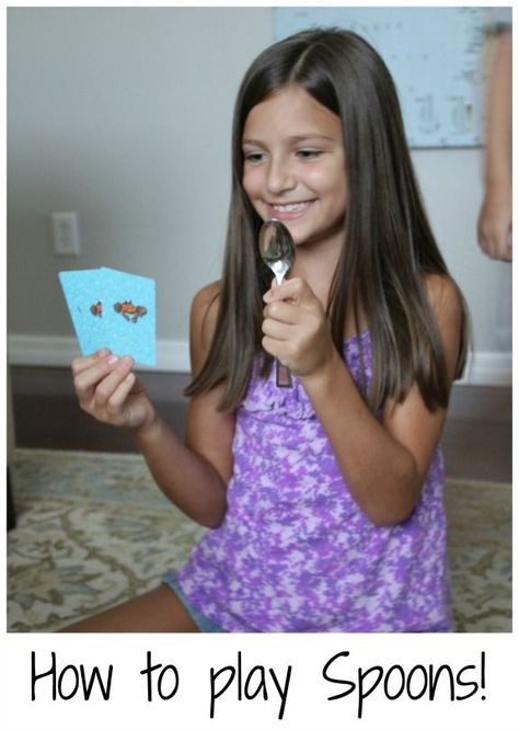 Family Card Games: How to Play Spoons. This looks like a fun game that my little ones will be able to play! Games For Grandparents, How To Play Spoons, Family Card Games, Fun Card Games, Card Games For Kids, Family Fun Night, Family Fun Games, Family Cards, Family Night