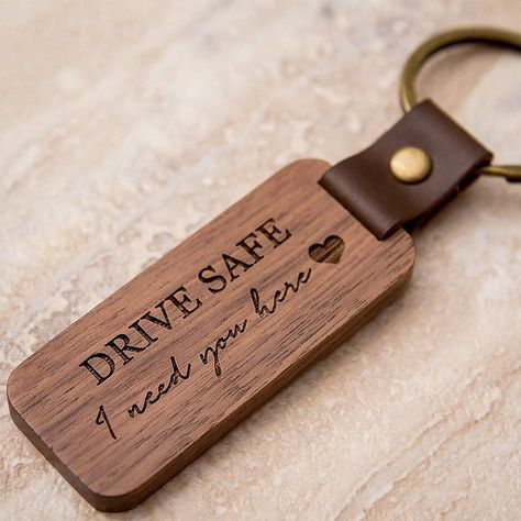 Handmade Gifts For Husband, Love Keychain, Keychain Craft, Laser Cut Wood Crafts, Laser Engraved Ideas, Wood Keychain, Wooden Keychain, Wood Burning Crafts, Engraved Keychain